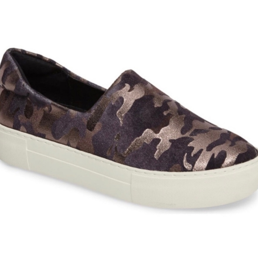 J/SLIDES Size 8.5 Ariana Camo Slip On Sneakers